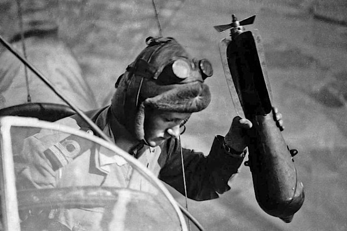 pilot dropping bombs